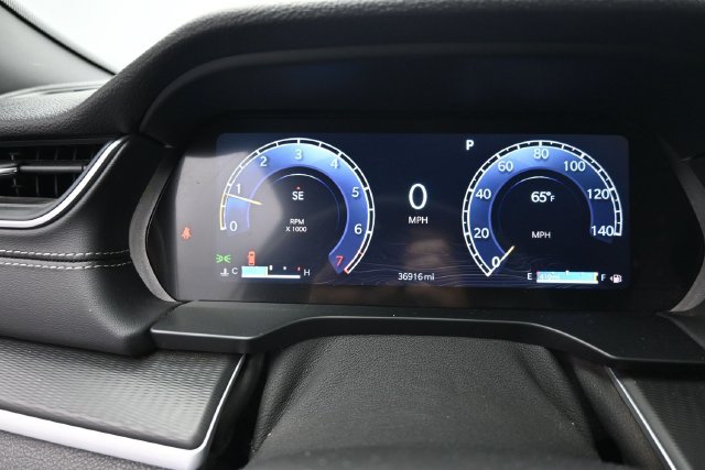 Used 2025 Jeep Grand Cherokee Altitude AWD/4WD image 17