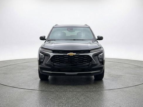 Used 2025 Chevrolet TrailBlazer LT FWD image 2