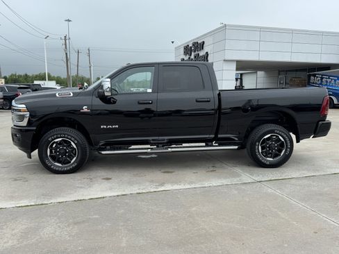 Used 2025 RAM 2500 Laramie AWD/4WD image 7