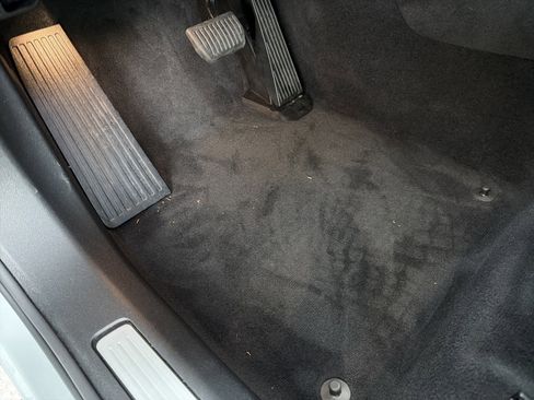 Certified 2025 Volvo XC60 B5 Plus image 17