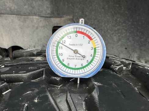 Used 2013 GMC Sierra 2500 SLT w/ SLT Convenience Package image 36