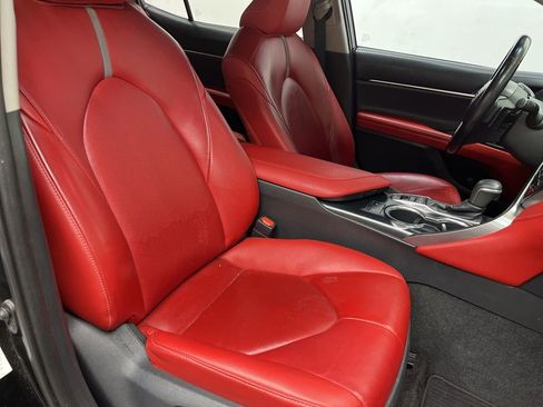 Used 2019 Toyota Camry XSE image 22