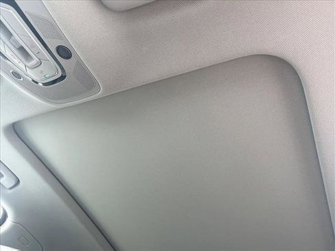 Used 2023 Audi Q5 2.0T Premium w/ Convenience Package image 16