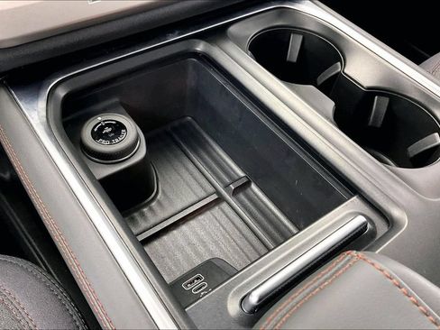 Certified 2025 Ford Expedition Active AWD/4WD image 33