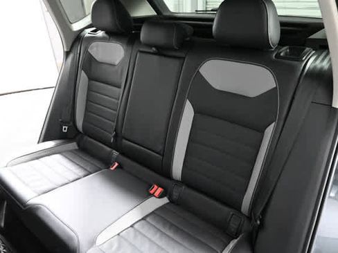 Certified 2022 Volkswagen Taos SEL w/ Panoramic Sunroof Package AWD/4WD image 14
