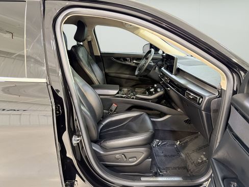 Used 2023 Lincoln Nautilus FWD w/ Premium Package image 28