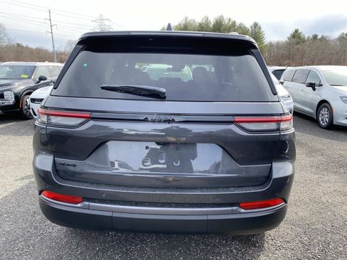 New 2026 Jeep Grand Cherokee Altitude image 3