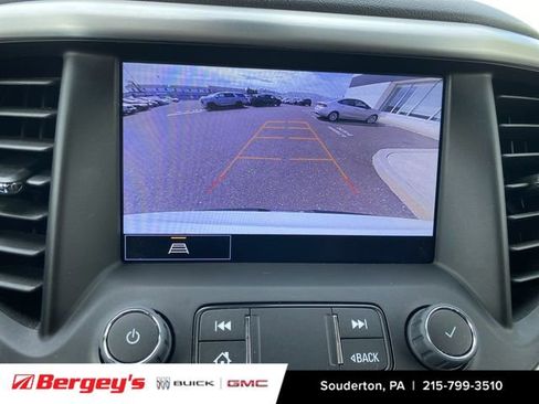 Certified 2023 GMC Acadia SLE w/ Driver Convenience Package image 18