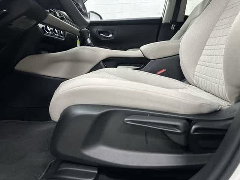 Certified 2027 Honda HR-V LX image 26