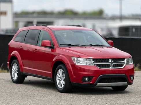 Used 2014 Dodge Journey SXT image 1