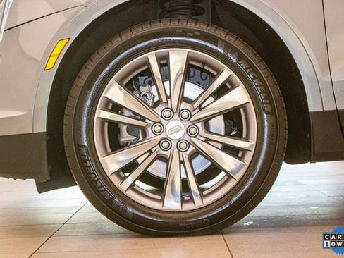 Certified 2025 Cadillac XT5 Premium Luxury image 9