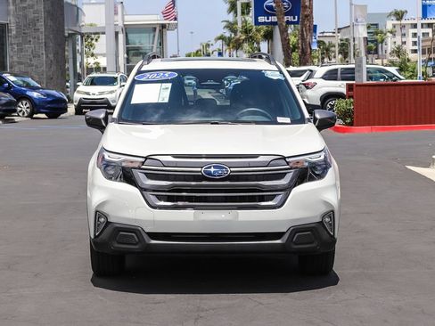 Certified 2025 Subaru Forester Premium AWD/4WD image 2