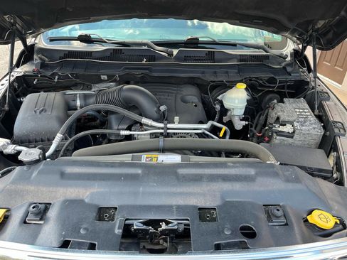 Used 2016 RAM 1500 Classic SLT image 11