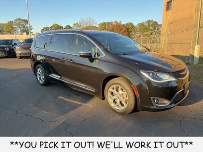 Used 2019 Chrysler Pacifica Limited w/ Advanced Safetytec Group