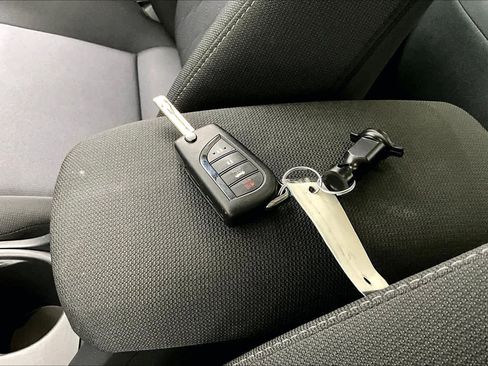 Used 2025 Toyota Corolla LE image 15