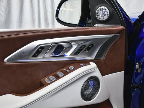 Used 2025 BMW XM image 10