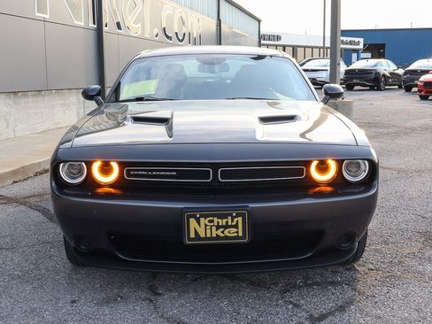 Used 2023 Dodge Challenger SXT image 2