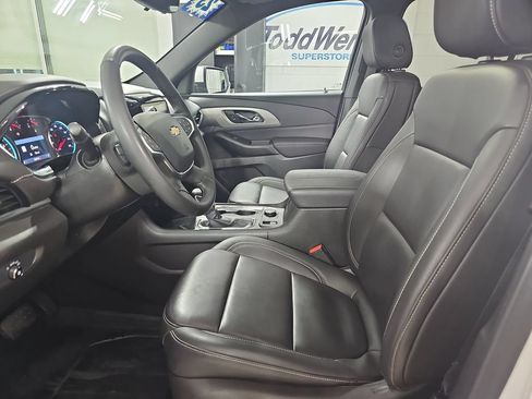 Used 2023 Chevrolet Traverse LT w/ LT Premium Package AWD/4WD image 21