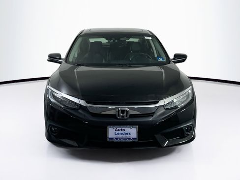 Used 2018 Honda Civic Touring image 2