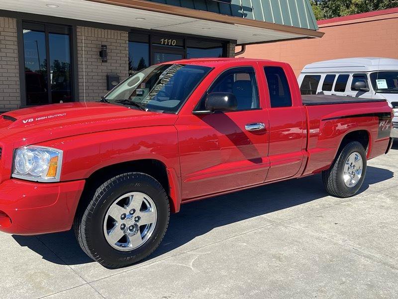 Used 2006 Dodge Dakota SLT w/ R/T Group AWD/4WD image 2