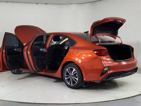 Used 2023 Kia Forte LXS w/ LXS Technology Package image 11