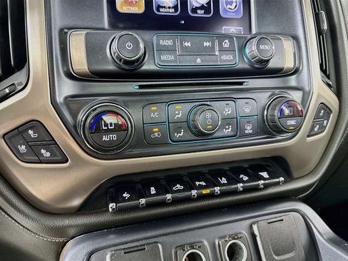 Used 2017 GMC Sierra 2500 Denali w/ Duramax Plus Package AWD/4WD image 30