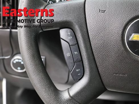 Used 2017 Chevrolet Express 3500 RWD image 15
