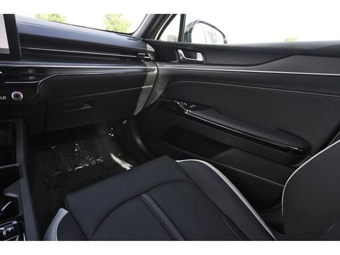 Used 2025 Kia K5 GT-Line AWD/4WD image 12