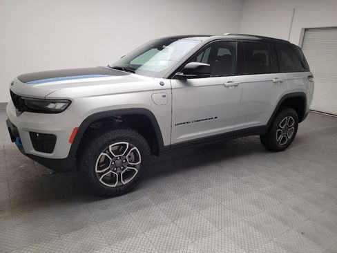 Used 2022 Jeep Grand Cherokee Trailhawk w/ Luxury Tech Group III AWD/4WD image 2