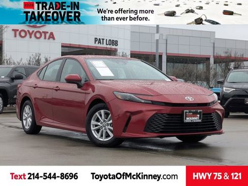 Used 2025 Toyota Camry LE image 1