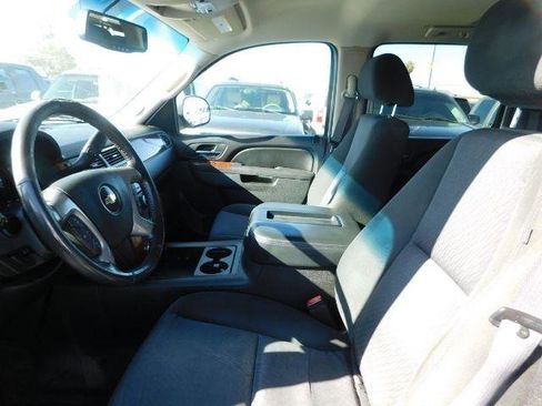 Used 2011 Chevrolet Avalanche LS w/ Regional Value Package RWD image 9