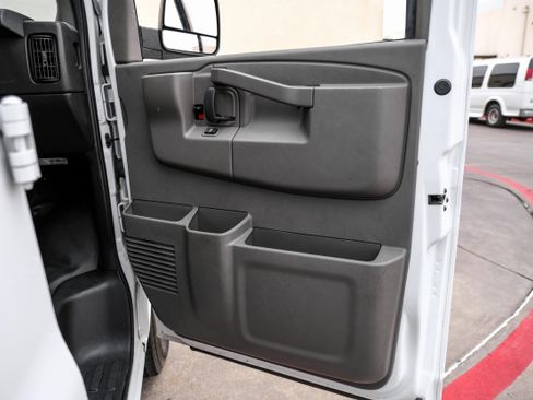 Used 2021 Chevrolet Express 2500 w/ Driver Convenience Package image 29