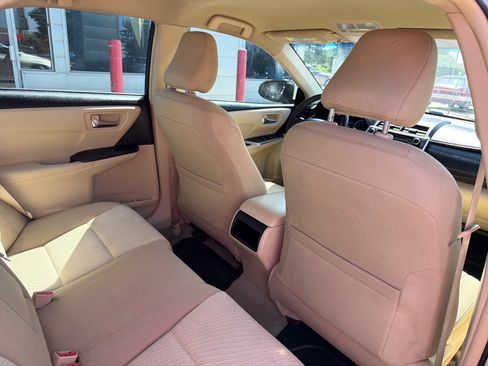 Used 2016 Toyota Camry LE FWD image 21