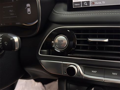 Used 2023 Genesis G70 3.3T image 18