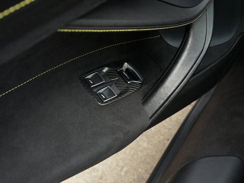 Used 2022 McLaren 720S Spider image 26