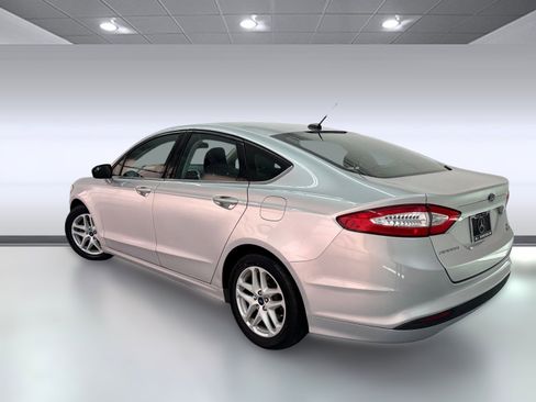 Used 2014 Ford Fusion SE image 3