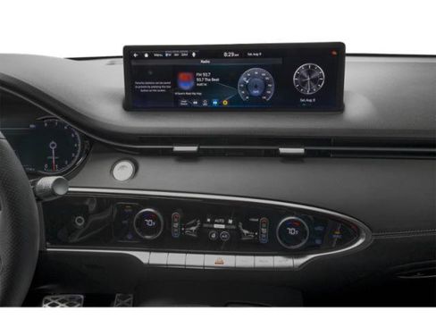 Used 2025 Genesis GV70 3.5T Sport image 12