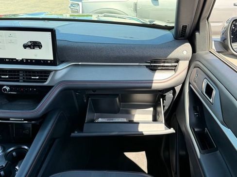 Certified 2025 Ford Explorer ST-Line w/ ST-Line Street Pack AWD/4WD image 33