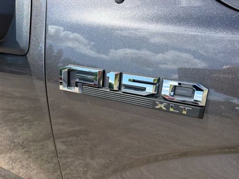 Used 2017 Ford F150 XLT w/ Equipment Group 302A Luxury AWD/4WD image 9