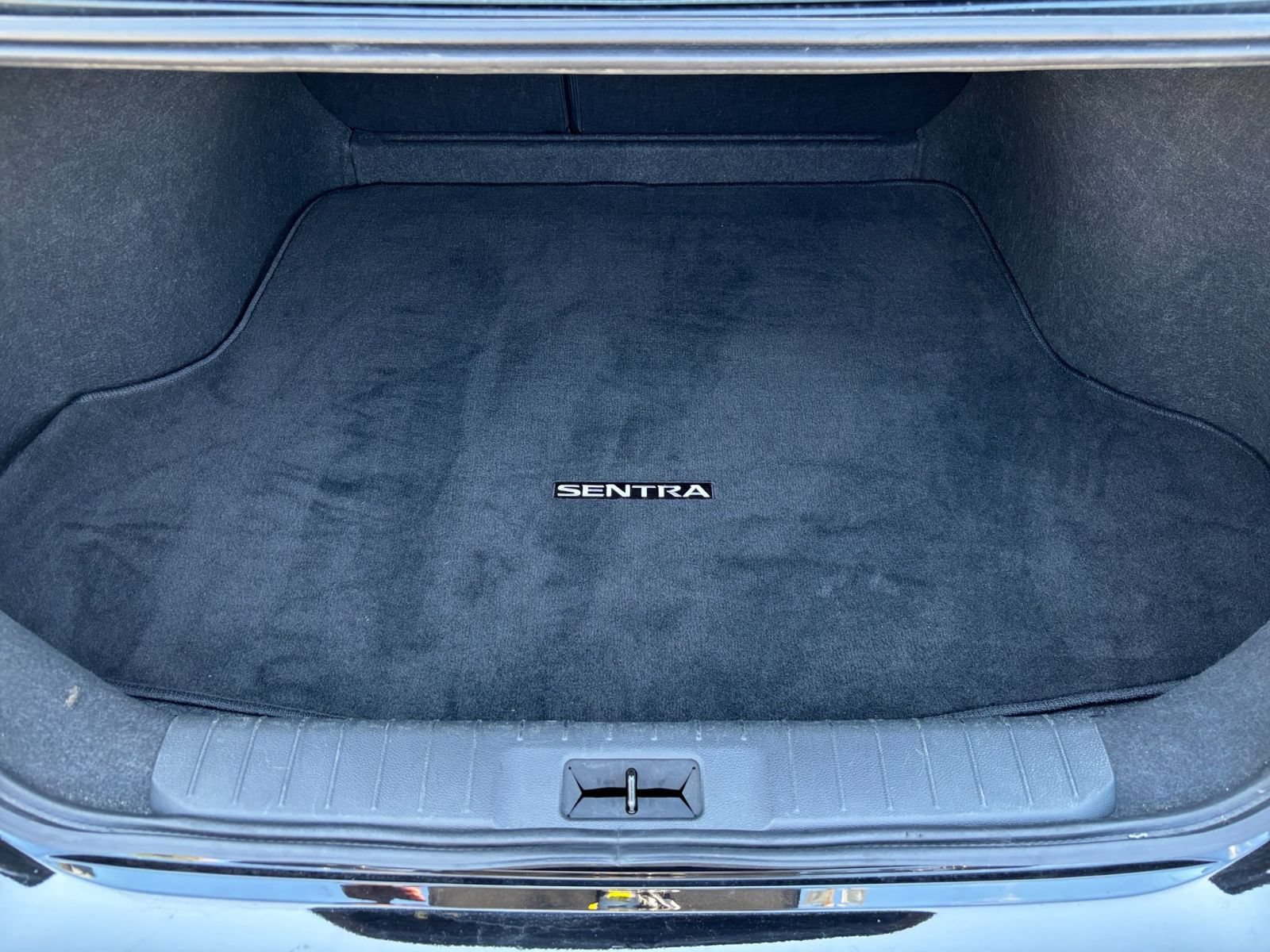 Used 2025 Nissan Sentra SV FWD image 28