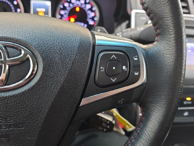 Used 2017 Toyota Camry SE FWD image 17