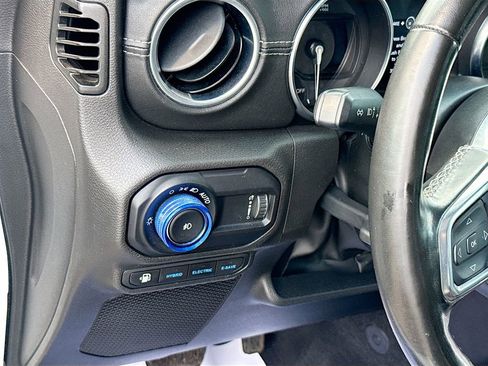 Used 2023 Jeep Wrangler Unlimited Sahara w/ Cold Weather Group AWD/4WD image 11