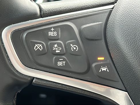 Used 2023 Chevrolet Equinox LT AWD/4WD image 17