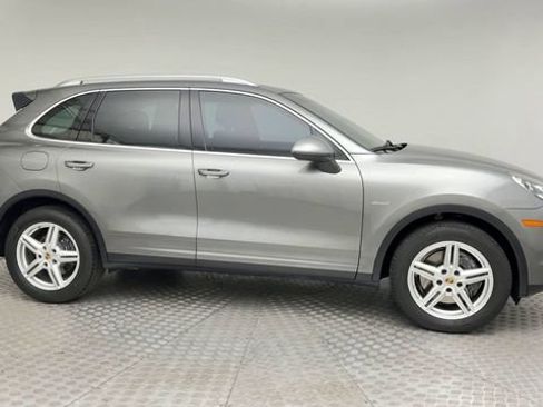 Used 2015 Porsche Cayenne Diesel AWD/4WD image 9