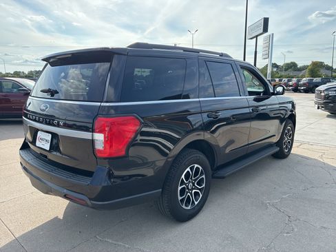 Used 2024 Ford Expedition XLT image 6
