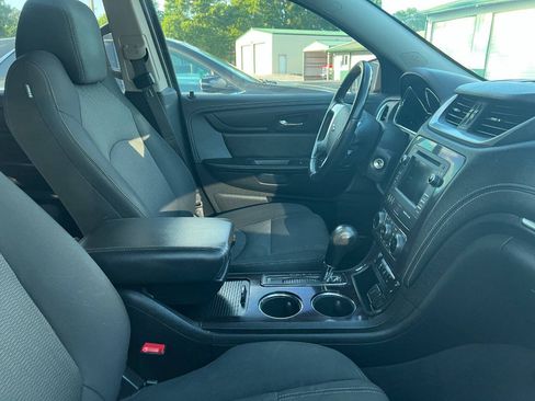 Used 2017 Chevrolet Traverse LT AWD/4WD image 8