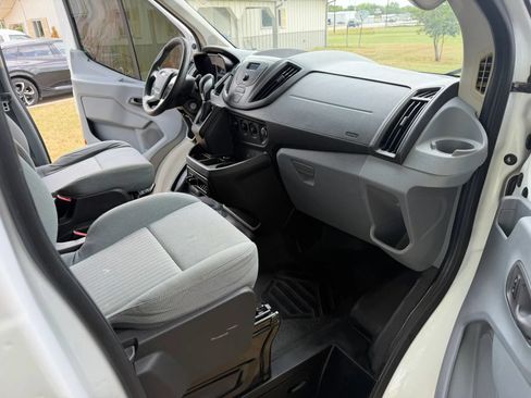 Used 2016 Ford Transit 250 130 Low Roof RWD image 9