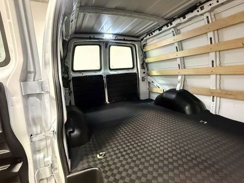 Used 2024 GMC Savana 2500 w/ Driver Convenience Package image 19