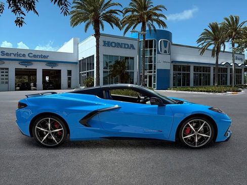 Used 2023 Chevrolet Corvette Stingray Premium Conv w/ Z51 Performance Package RWD image 9