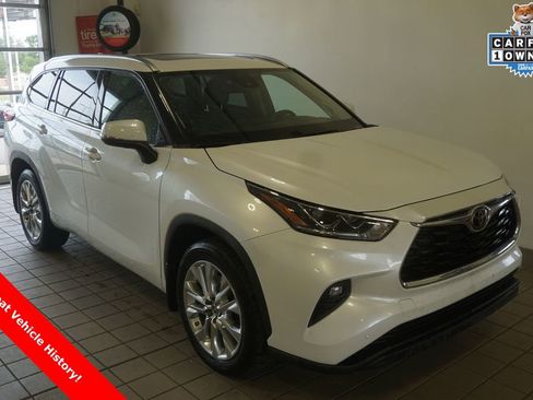 Used 2023 Toyota Highlander Limited AWD/4WD image 1